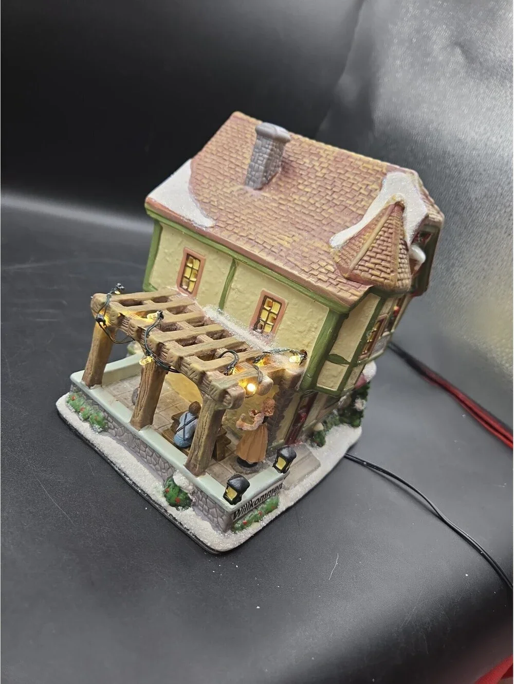 St. Nicholas Square Biergarten Beer Garden Building w/Box Retired Beergarden NEW